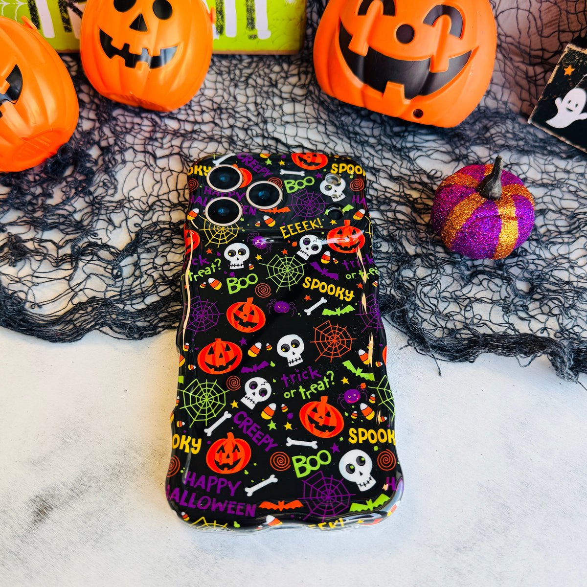 Spooky Wavy Luxe MagSafe Case for iPhone